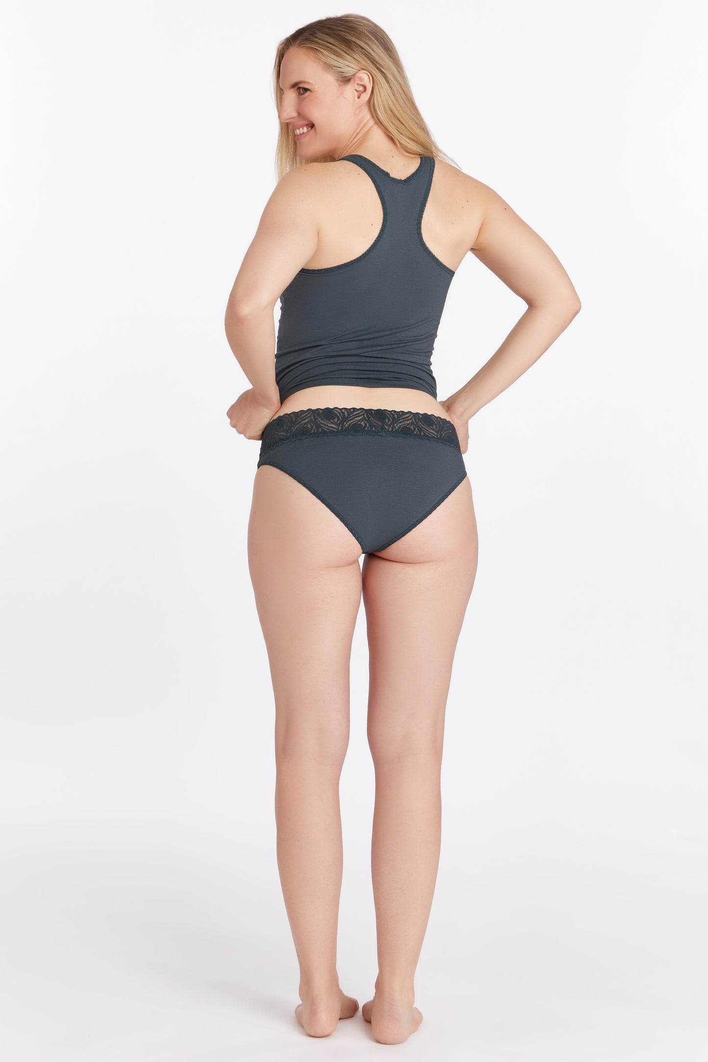 Signature Low Rise Bikini Brief
