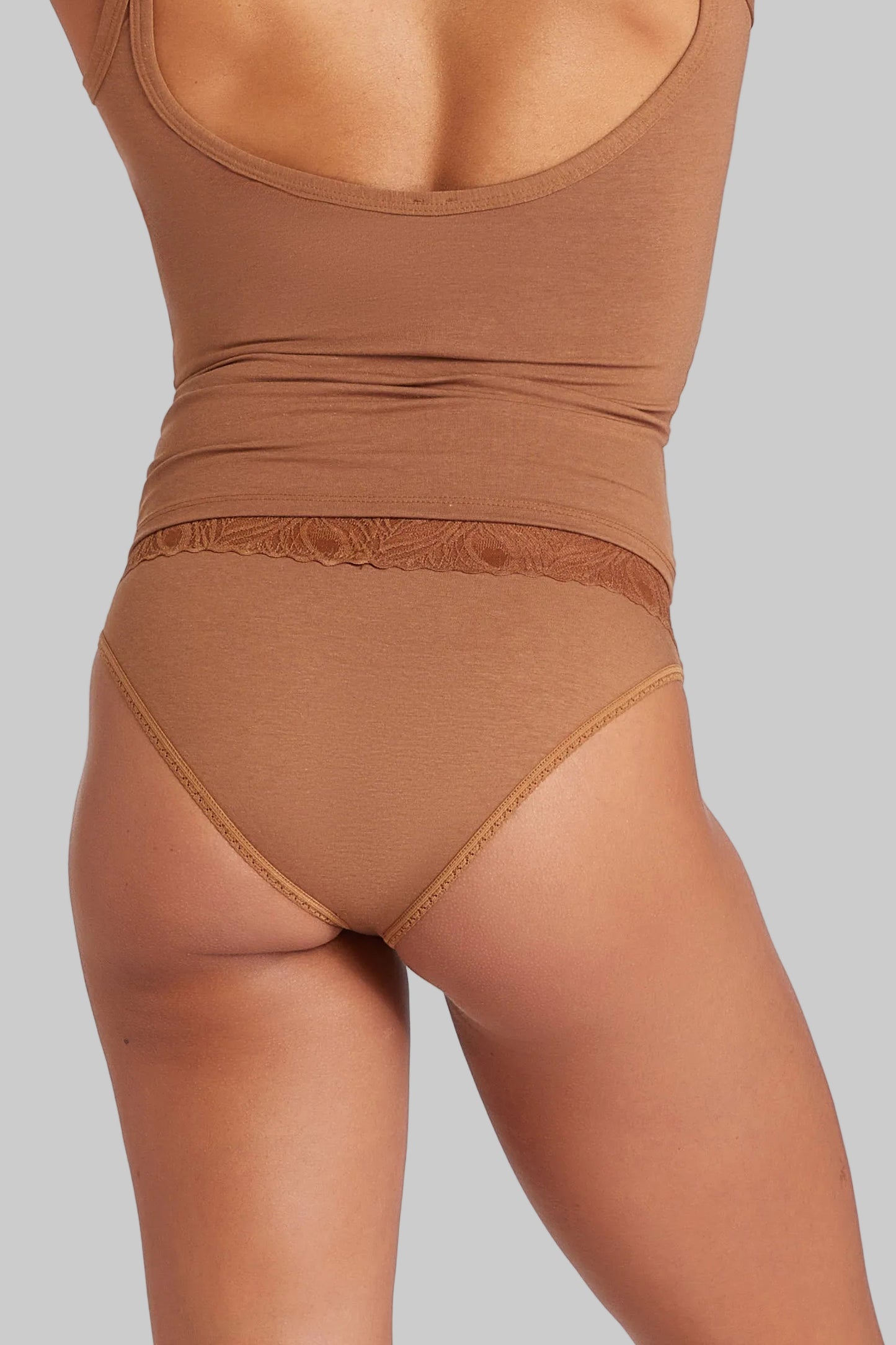 woman from the back in camofleur scoop tank and bikini in cedar brown